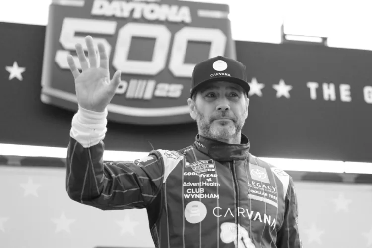Johnson adding big names to his race team